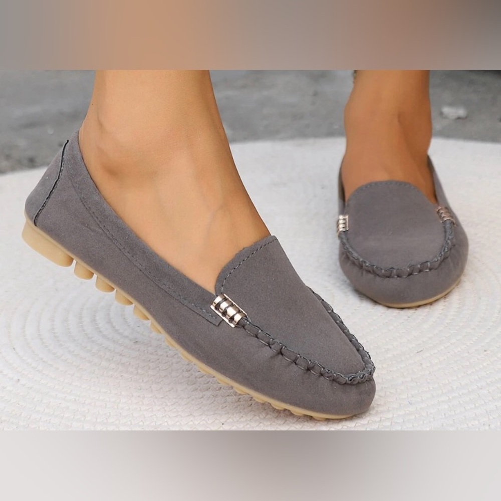 Women Shoes Slip On Loafers Gray size Eu37 US 7, New without tags.